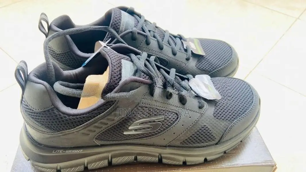 Skechers Unisex Shoes – Size 11 (Black)