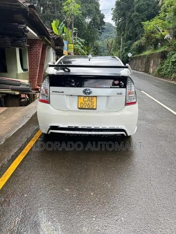 Toyota Prius S Touring 2015