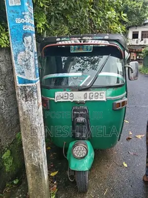 Bajaj RE Three Wheeler 2015