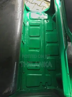 Bajaj RE 2013