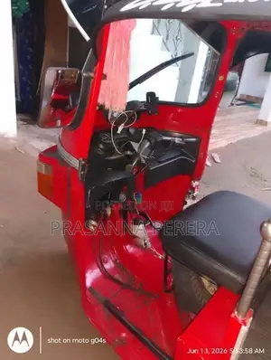 Bajaj RE 2011
