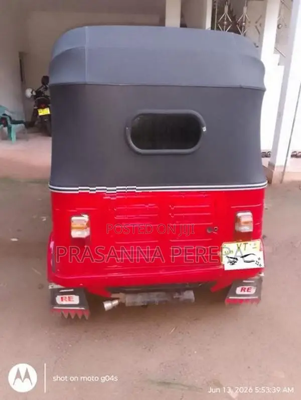 Bajaj RE 2011