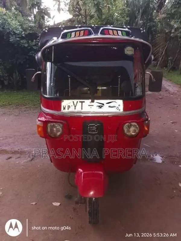 Bajaj RE 2011
