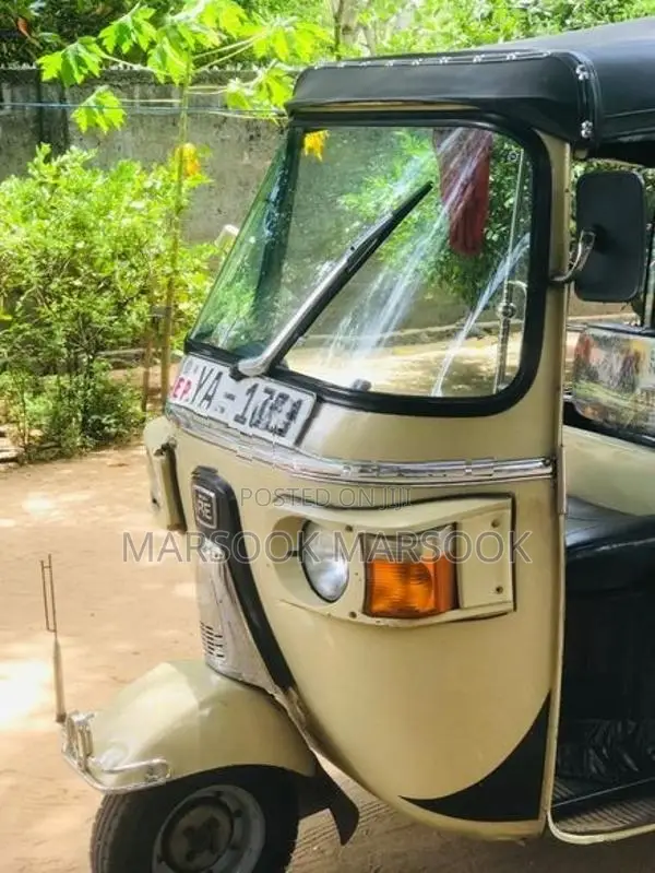 Bajaj RE 2010