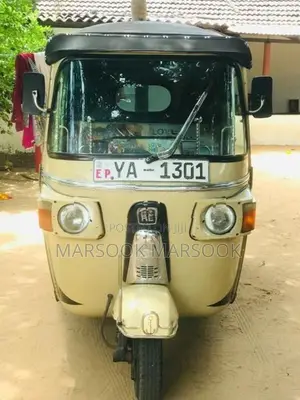 Bajaj RE 2010