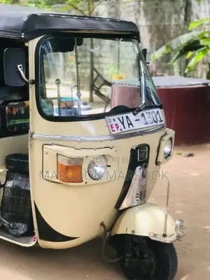 Bajaj RE 2010