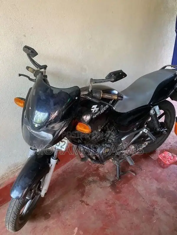 Bajaj Pulsar 180 2004