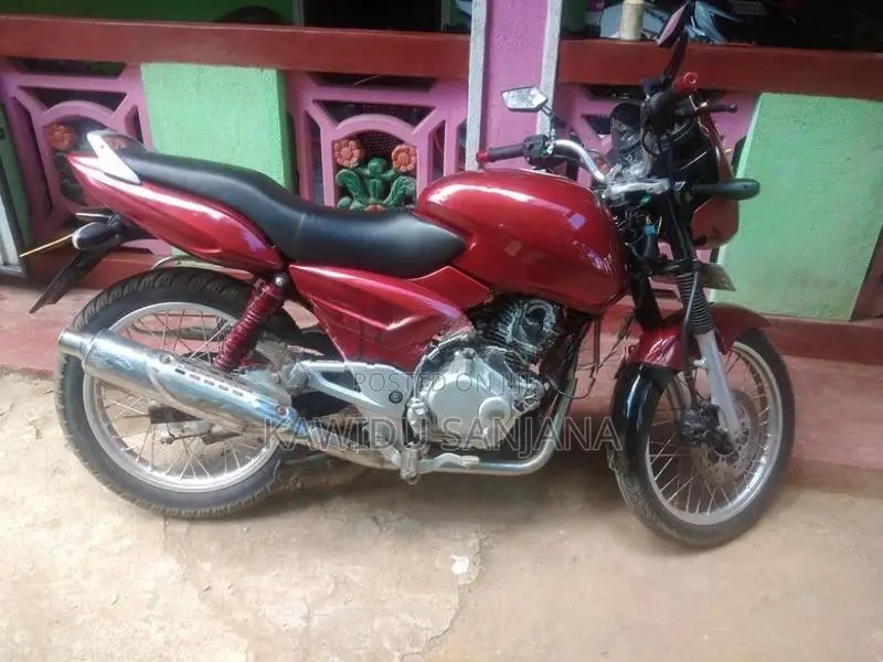 Bajaj Pulsar 150 2004