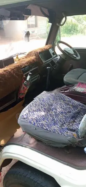 Nissan Caravan 1986