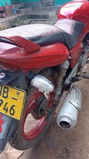 Bajaj Pulsar 180 2005