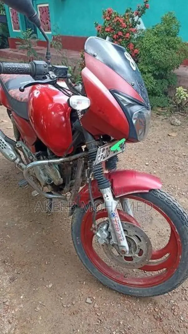 Bajaj Pulsar 180 2005