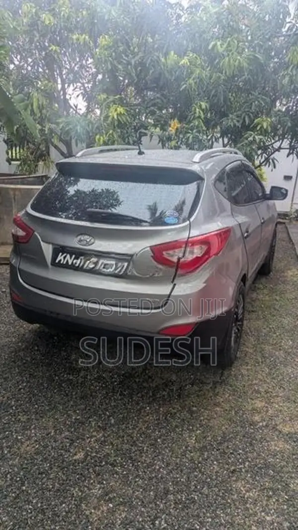 Hyundai Tucson Suv 2011