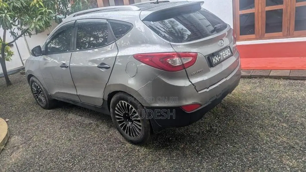 Hyundai Tucson Suv 2011