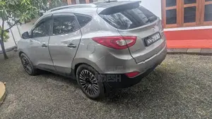 Hyundai Tucson Suv 2011