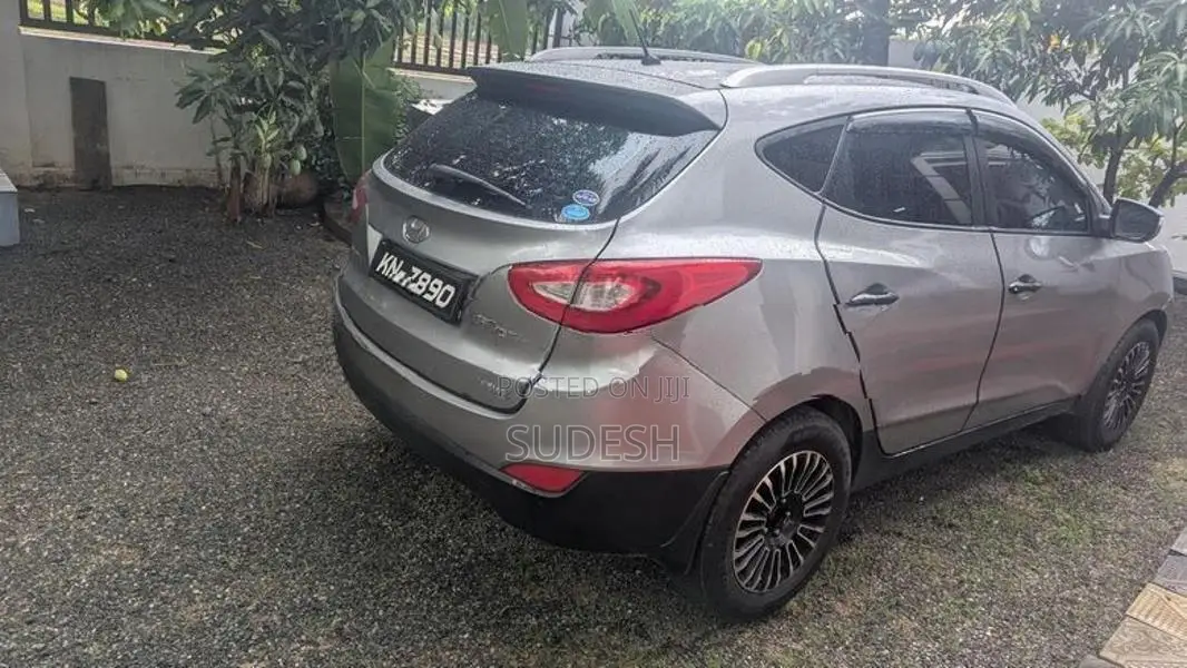 Hyundai Tucson Suv 2011
