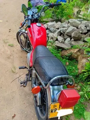 Suzuki GN 125 2004