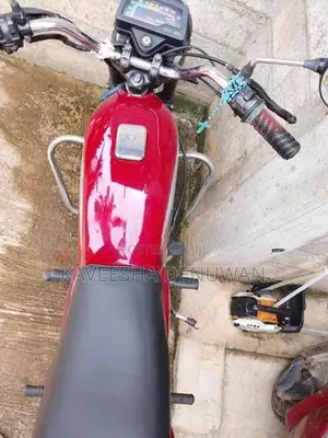 Bajaj Boxer HE 2006