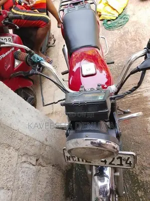 Bajaj Boxer HE 2006