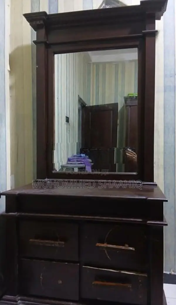 Room Dressing Table