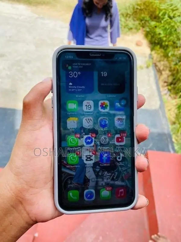 Apple iPhone 11 (Used)