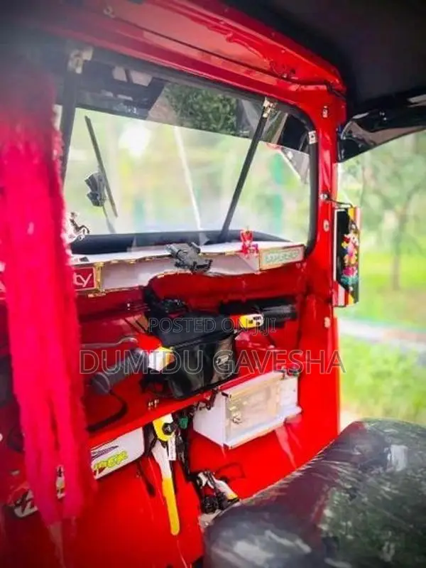 Bajaj RE 2003