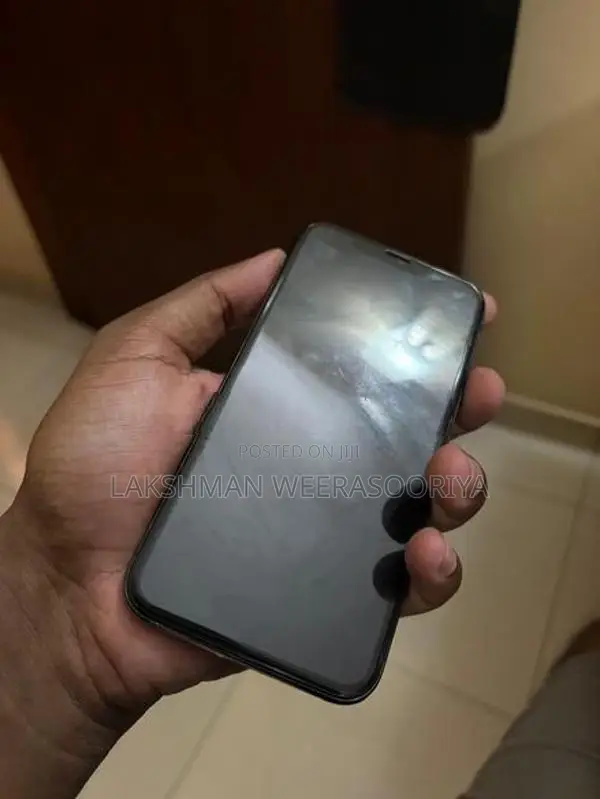 Apple iPhone X (Used)
