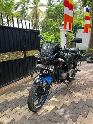 Bajaj Pulsar 180 2012