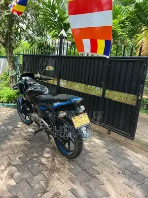 Bajaj Pulsar 180 2012