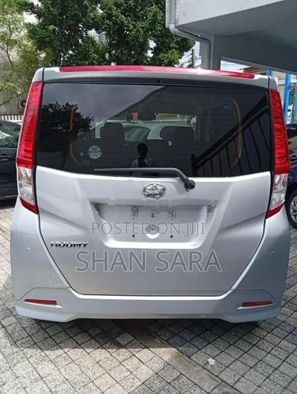 Toyota Roomy X 2024