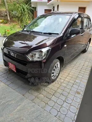 Daihatsu Mira ES 2025