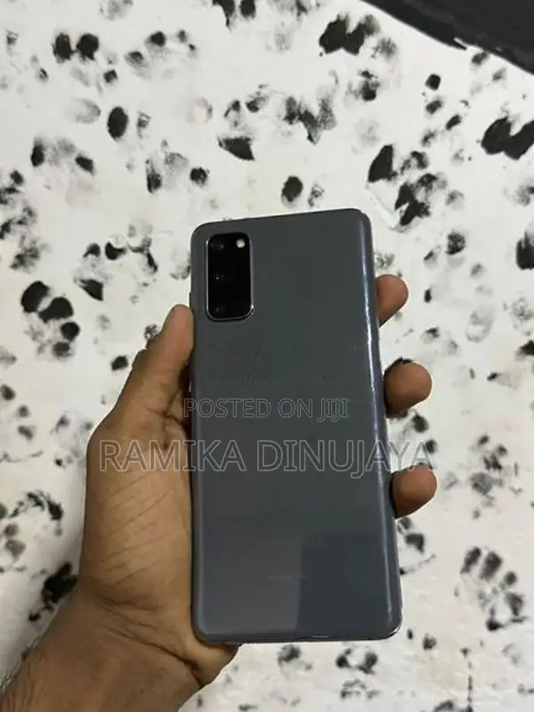 Samsung Galaxy S20 (Used)
