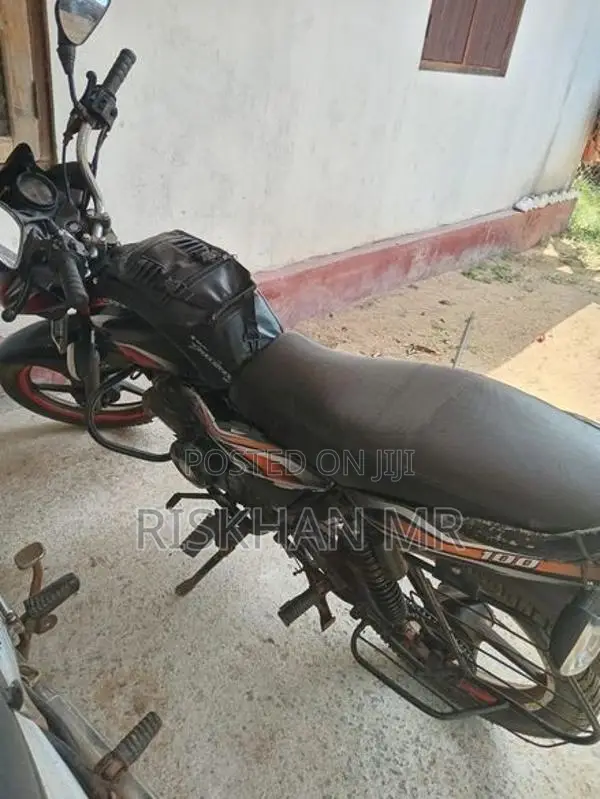 Bajaj Discover 2010