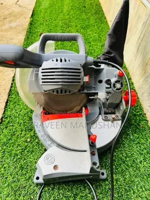 Ozito 210mm Compound Mitre Saw