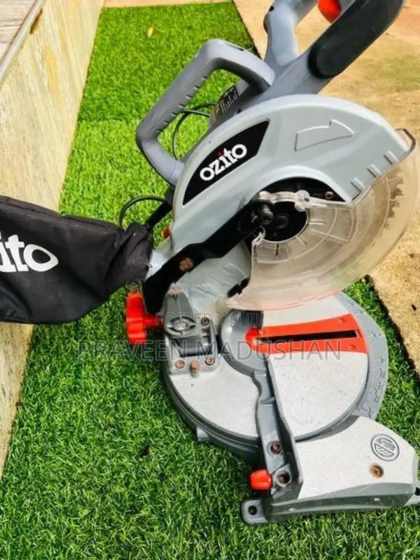 Ozito 210mm Compound Mitre Saw