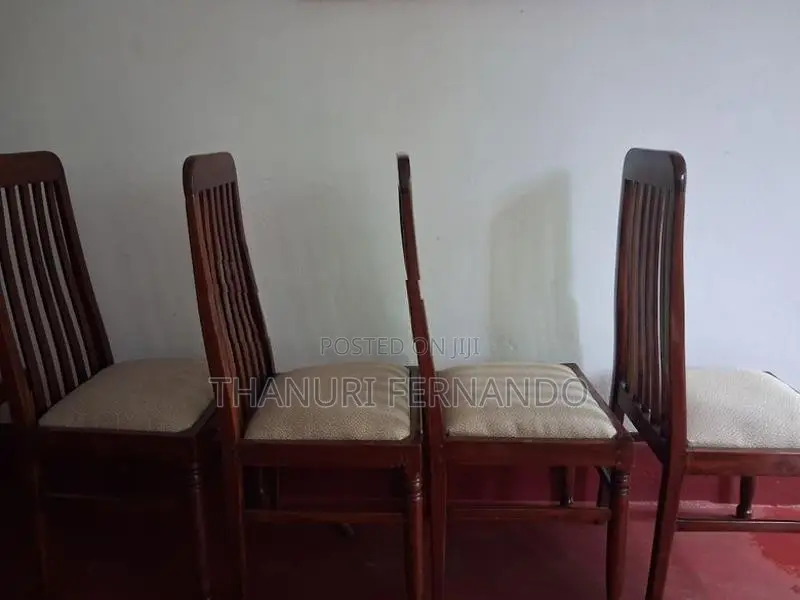 මේස හා පුටු