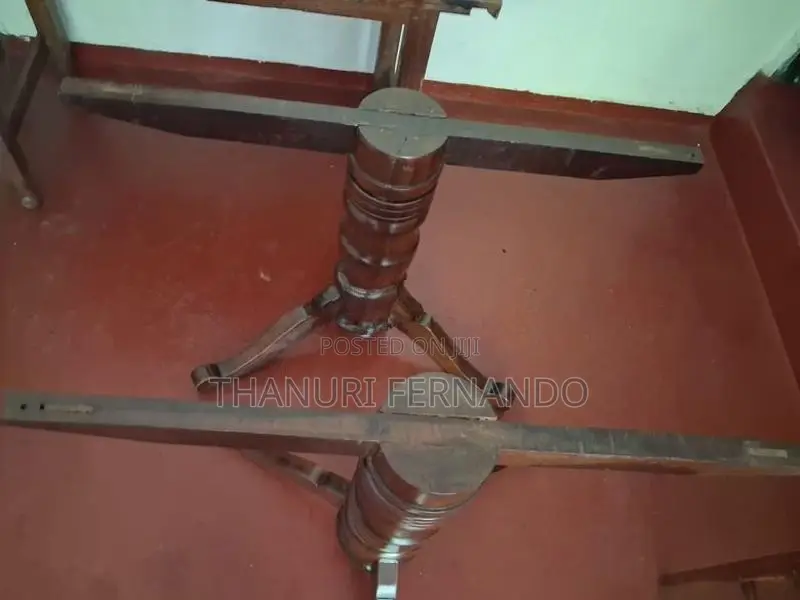 මේස හා පුටු
