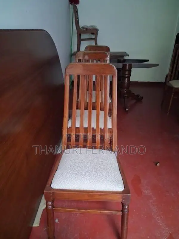 මේස හා පුටු