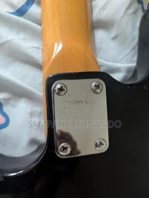 founder electric bass guitar