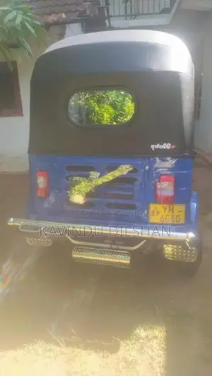 Bajaj RE 2012