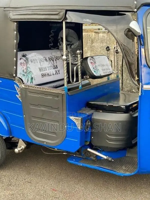 Bajaj RE 2012