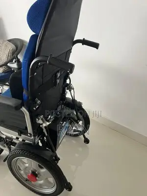 Electric wheelchair