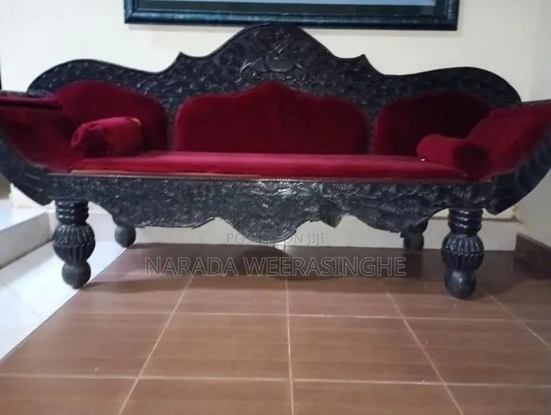 Kavichchi Antique Sofa Set