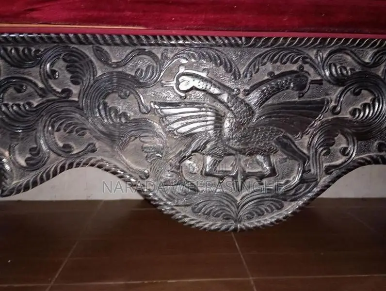Kavichchi Antique Sofa Set