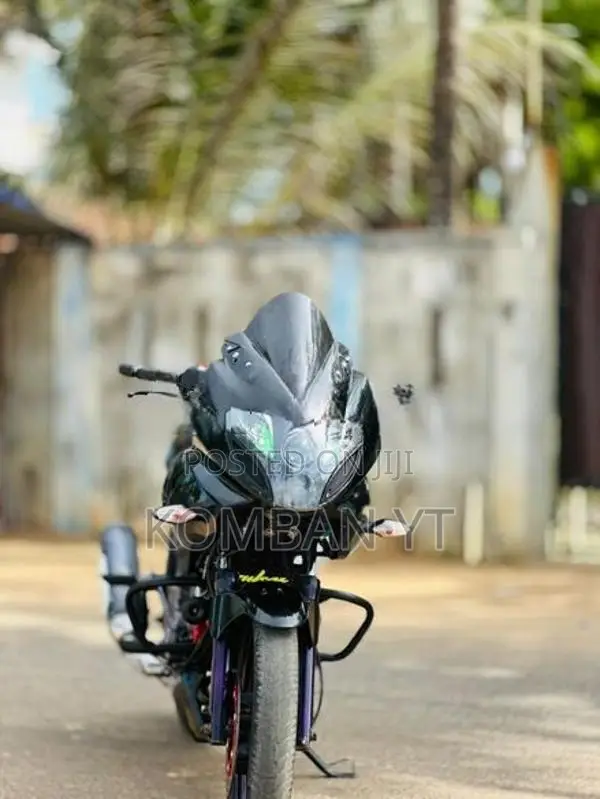 Bajaj Pulsar 200 2009