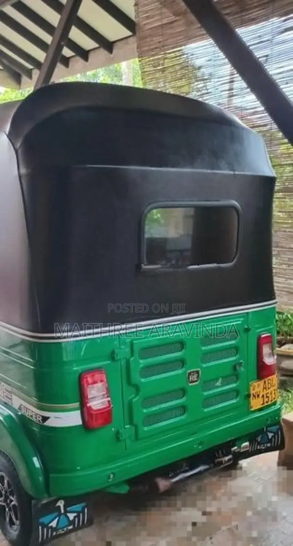 Bajaj RE 2016
