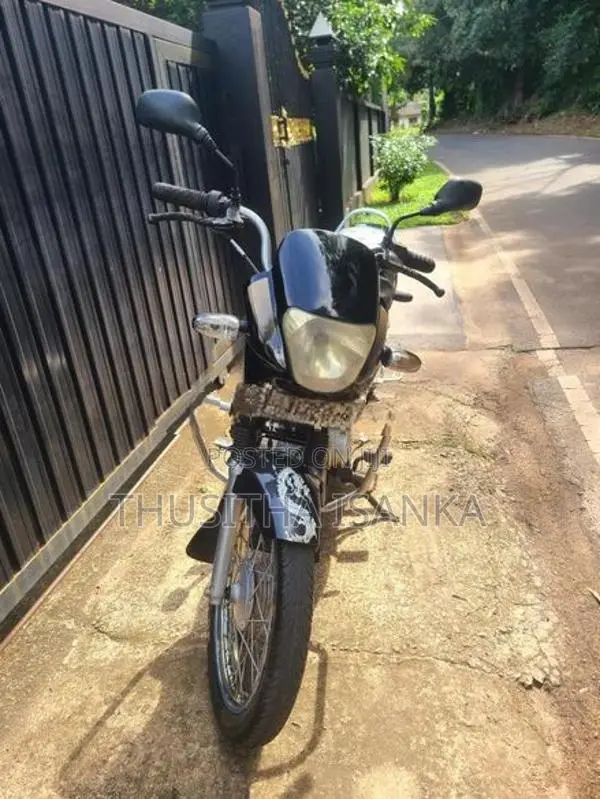TVS Centra 2005