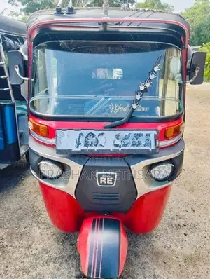 Bajaj RE 2017