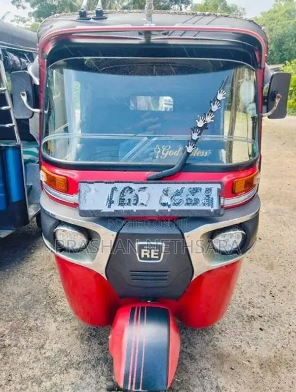 Bajaj RE 2017