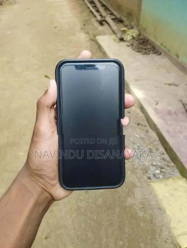 Apple iPhone 11 (Used)