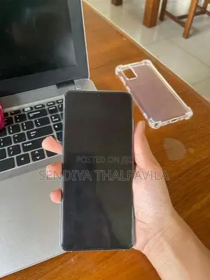 Samsung Galaxy S20 5G (Used)